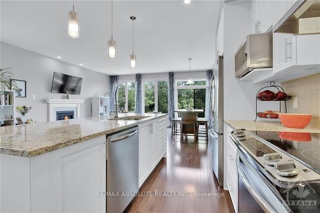 266 Wood Acres Grve, House attached with 3 bedrooms, 3 bathrooms and 2 parking in Blossom Park - Airport and Area ON | Image 6
