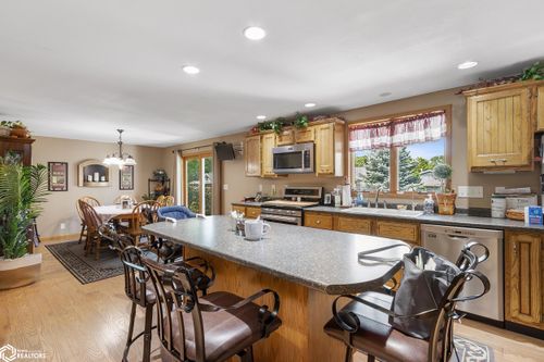 1100 3rd Ave S, Clear Lake, IA, 50428-3816 | Card Image