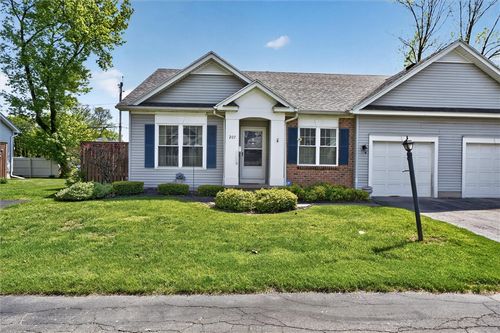 207 Twin Pines Ct, Greece, NY, 14616-5157 | Card Image