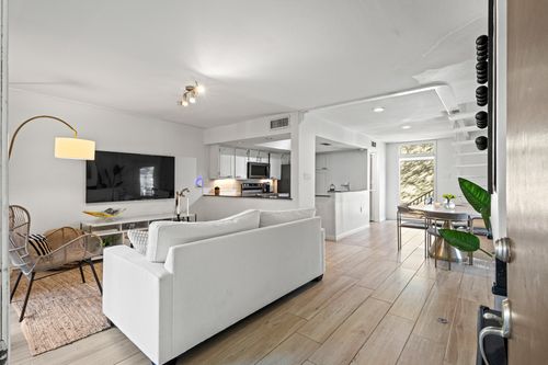 apt-120-3321 Cole Ave, Dallas, TX, 75204-0304 | Card Image