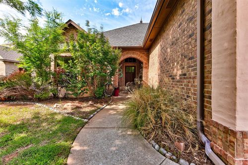 19513 Crest Ridge Drive, Edmond, OK, 73012 | Card Image