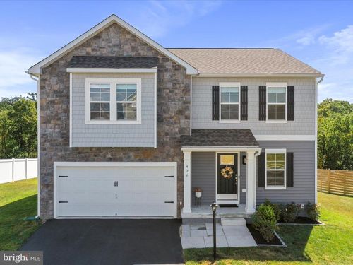 429 Eurasian Dr, BUNKER HILL, WV, 25413-1713 | Card Image
