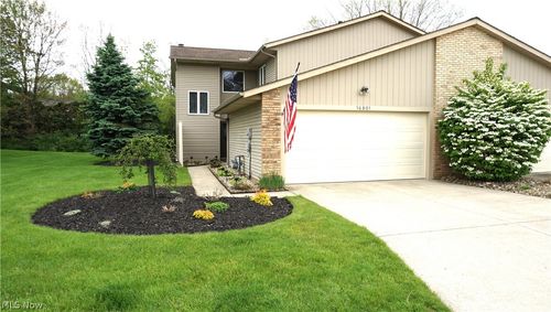 16801 Orchard Grove Dr, Middleburg Heights, OH, 44130-2536 | Card Image