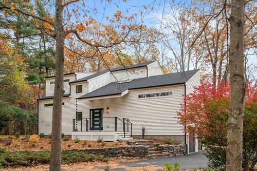 620 South Ave, Weston, MA, 02493-2608 | Card Image