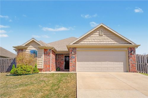 940 Silverthorn Dr, Centerton, AR, 72719-6042 | Card Image