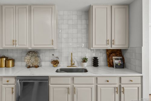 2414 Melrose Canyon Dr, San Antonio, TX, 78232-5636 | Card Image