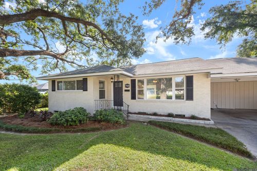 715 Finchley Ave, Baton Rouge, LA, 70806-6335 | Card Image