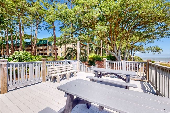 Waterfront amenities | Image 12