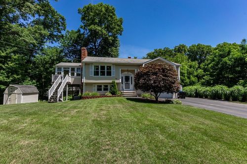 26 Sharon Pkwy, North Smithfield, RI, 02896-6930 | Card Image