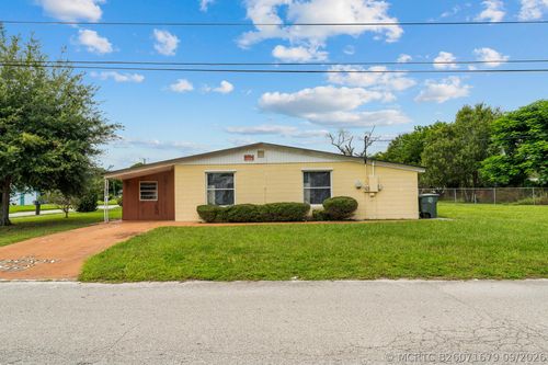 2102 Avenue P, Fort Pierce, FL, 34950-2069 | Card Image