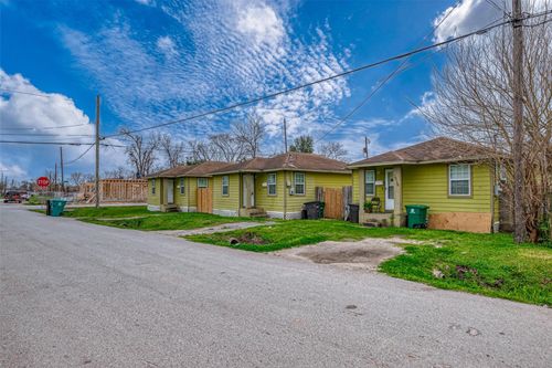 3938 King St, Houston, TX, 77026-1415 | Card Image