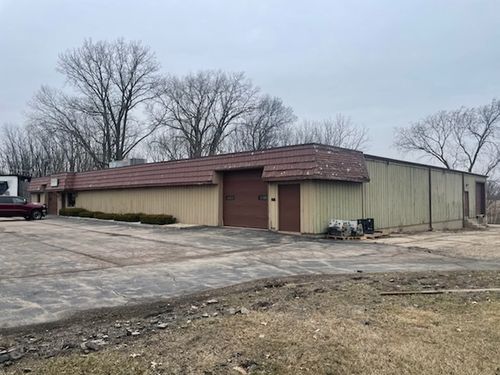 41W584 Us Highway 20, Hampshire, IL, 60140-8865 | Card Image