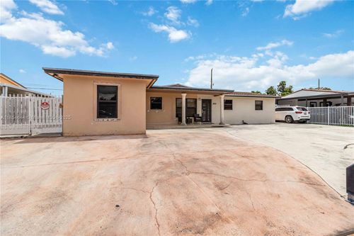 18001 Nw 42nd Pl, Miami Gardens, FL, 33055-3309 | Card Image