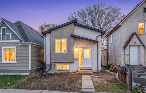 840 College Ave, Winnipeg, MB, R2X1A9 | Card Image