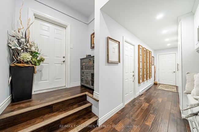 70 Oak Ave, House other with 6 bedrooms, 4 bathrooms and 7 parking in Dundas ON | Image 18