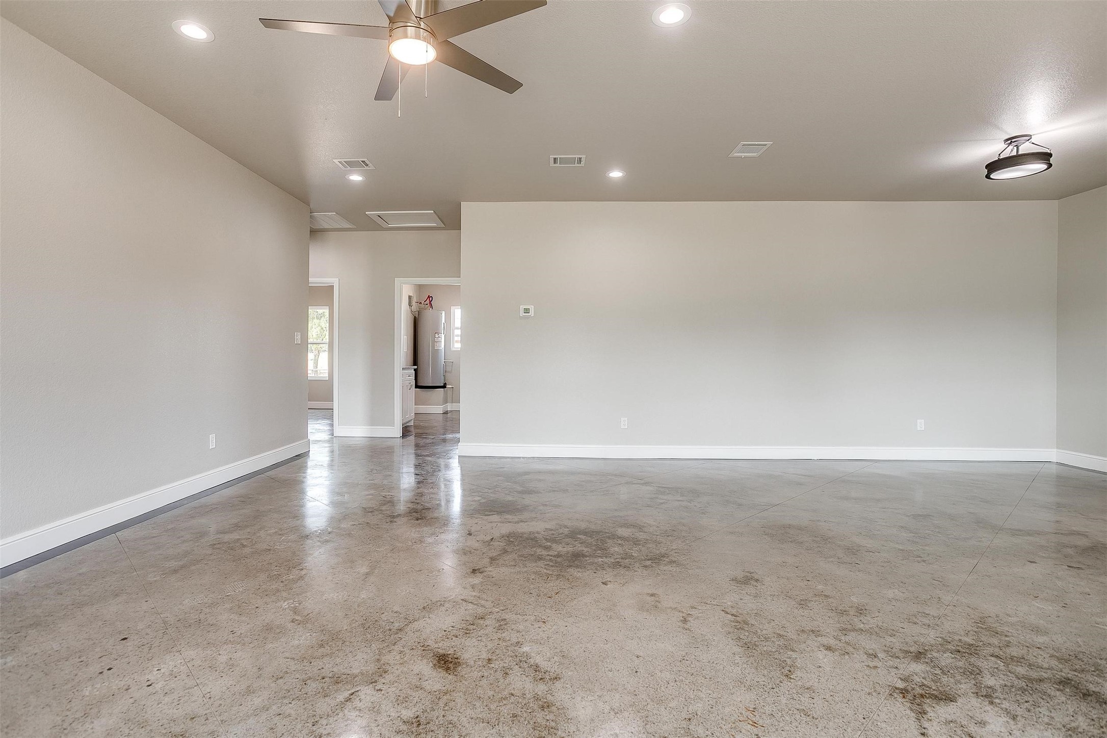 Residential Lease in Mineral Wells 2
