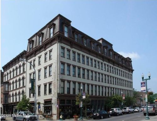 407-5 Broadway, Troy, NY, 12180-3226 | Card Image