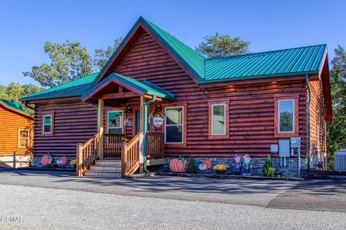 3226 White Falcon Way, Pigeon Forge, TN, 37862 | Card Image