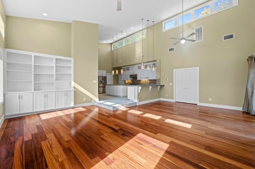 2609 Oakhaven Dr, Austin, TX, 78704-3829 | Card Image