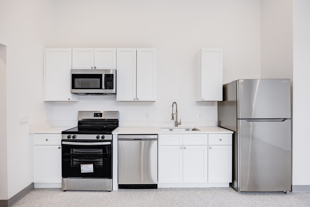 Residential Lease in Lowell 4