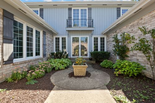 3155 Kayjay Dr, Northbrook, IL, 60062-6919 | Card Image