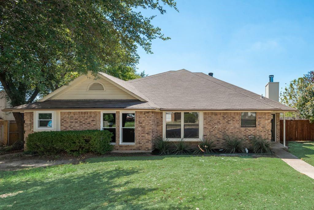 Lone Pine Ln, Fort Worth, TX 76108