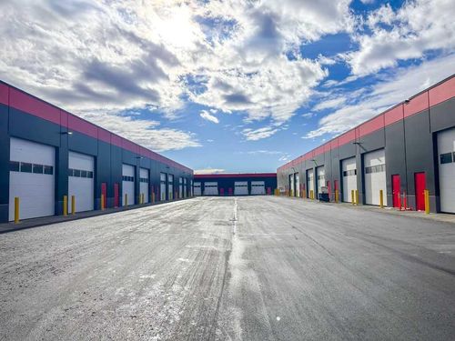 {{alt}} | Card Image