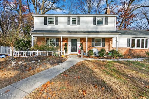 5 Southwood Dr, Ballston Lake, NY, 12019-1303 | Card Image