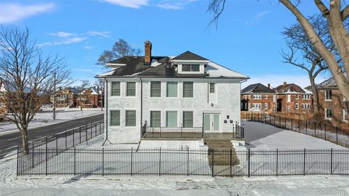 2080 Gladstone St, Detroit, MI, 48206-2279 | Card Image