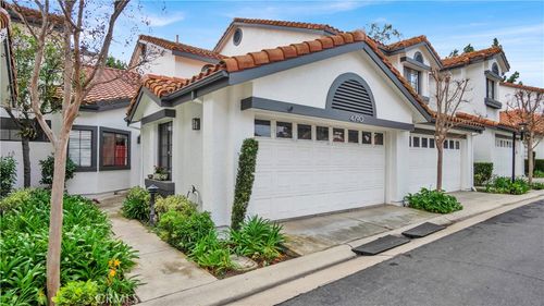 4790 Gondola Dr, Oak Park, CA, 91377-5504 | Card Image
