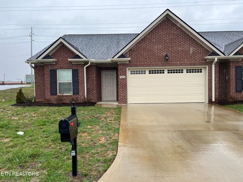 5860 Trestle Way, Knoxville, TN, 37918-7084 | Card Image