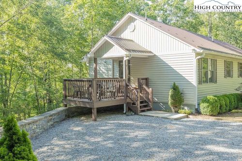 120 Ridge Rd, Newland, NC, 28657-8449 | Card Image
