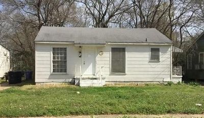 View of front of property with a front yard | Image 1