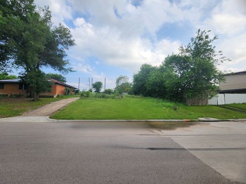 1802 Sutter St, Dallas, TX, 75216-2647 | Card Image
