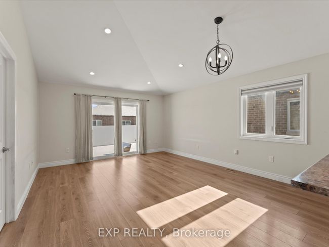 2540 Pillette Rd, House attached with 2 bedrooms, 2 bathrooms and 2 parking in Windsor ON | Image 13