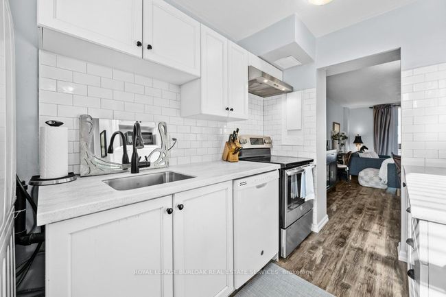 522 - 350 Quigley Rd, Condo with 3 bedrooms, 1 bathrooms and null parking in Hamilton ON | Image 12