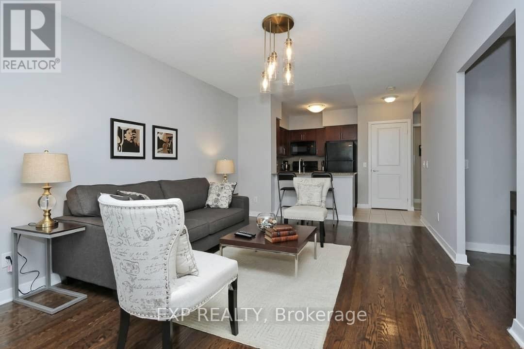 Residential Lease in Toronto (Islington-City Centre West) 4