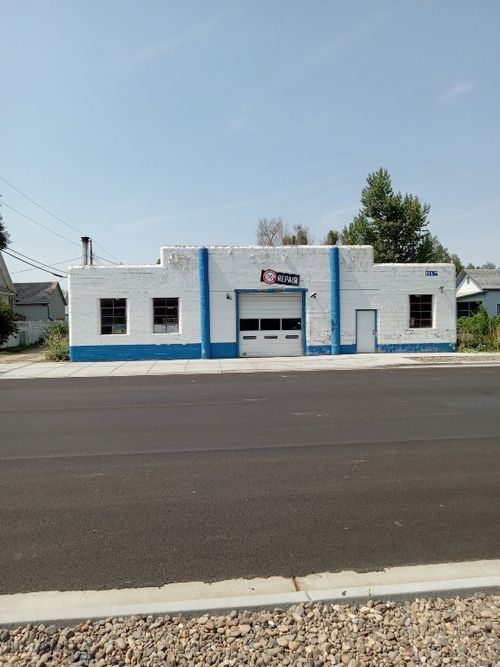 618 Washington St, Miles City, MT, 59301-3135 | Card Image