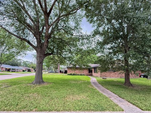 1307 Dwinnell St, Baytown, TX, 77520-5624 | Card Image