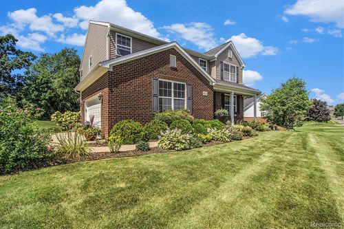 8433 Thorn Hill Drive, Howell, MI, 48843 | Card Image