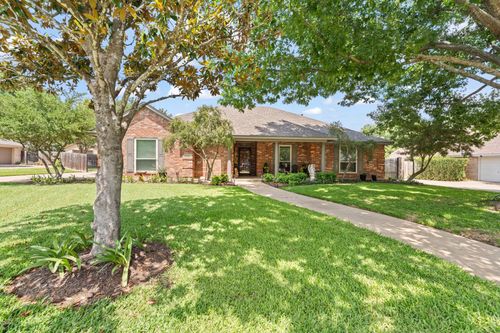 1607 Chaucer Dr, Cleburne, TX, 76033-7516 | Card Image