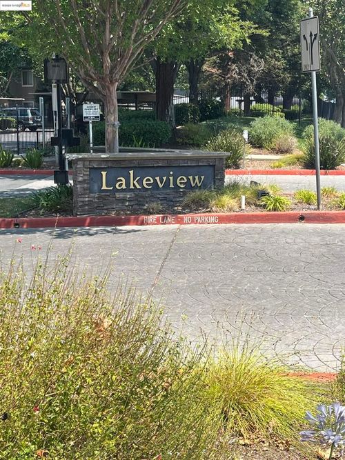 2207 Lakeview Cir, Pittsburg, CA, 94565-4257 | Card Image