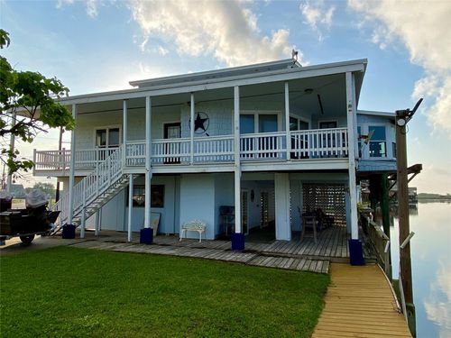 102 Redfish Dr, Freeport, TX, 77541-7991 | Card Image