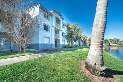 apt-220-2640 S University Dr, Davie, FL, 33328-1477 | Card Image