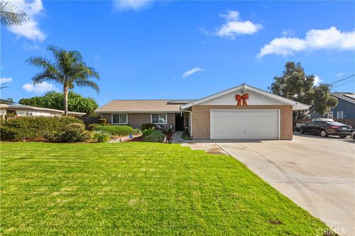 10695 Linden Ave, Bloomington, CA, 92316-2607 | Card Image