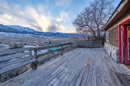 15 Gardiner View Rd, Gardiner, MT, 59030-7701 | Card Image