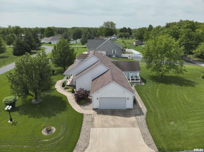 14327 Mcraven Ln, House other with 4 bedrooms, 4 bathrooms and null parking in Mount Vernon IL | Image 64