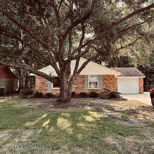 7120 Denver Dr, Biloxi, MS, 39532-3908 | Card Image
