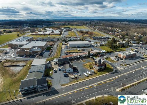 2946 Macarthur Rd, Whitehall, PA, 18052-3421 | Card Image