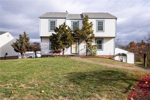 7324 Green Meadow Dr, Imperial, PA, 15126-9276 | Card Image